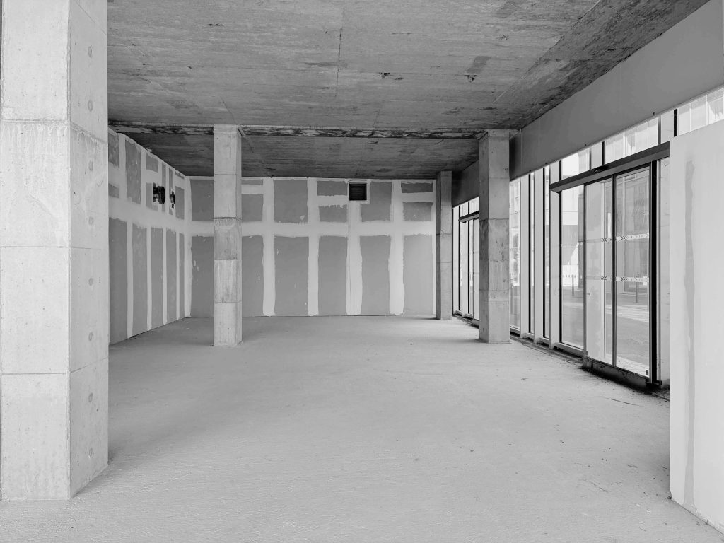 Volume brut destiné à un projet d’aménagement intérieur de bureaux dans le Morbihan