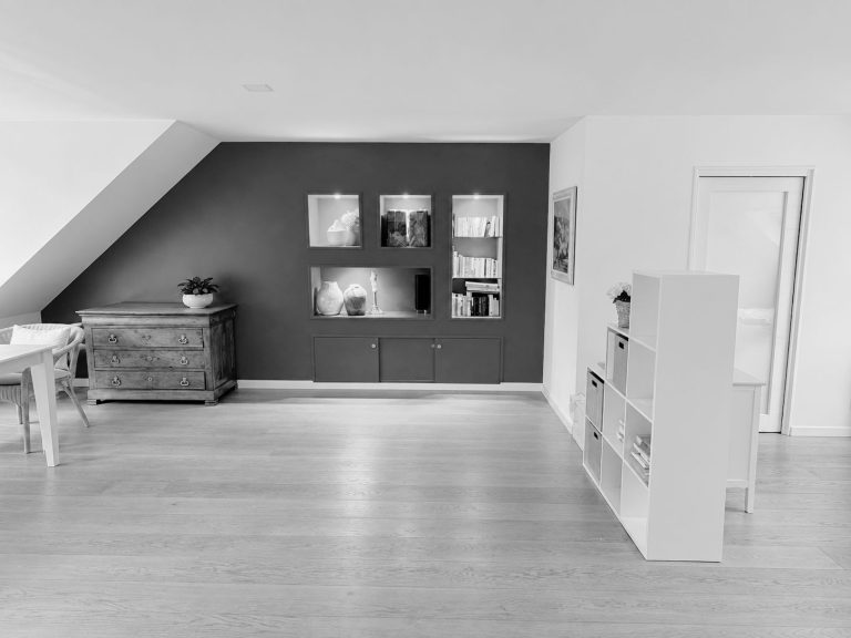 Pièce de vie d’un appartement de 40 m² à Vannes avant rénovation intérieure
